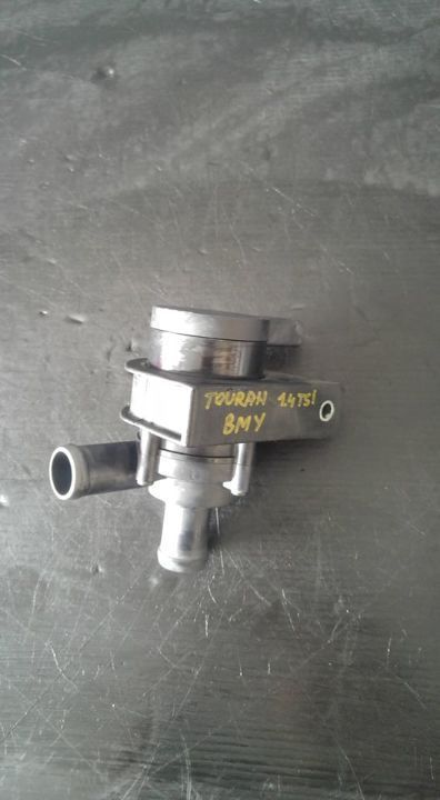 Pompa recirculare apa 1.4 tsi vw touran 1t1 30950000