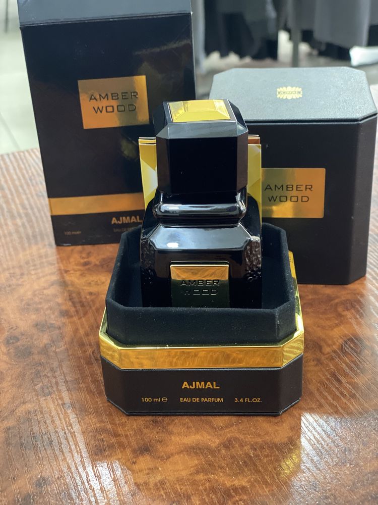 Amber wood parfum