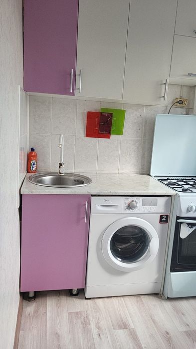 Продам 2 ком квартиру,район Уюта