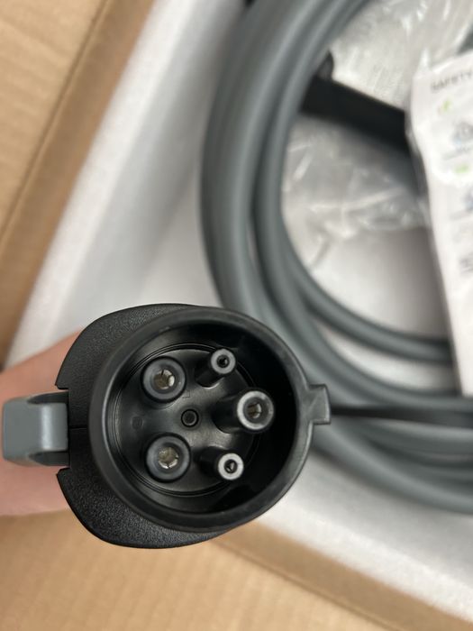 Зарядно Type 1(Американски стандарт) за BMW електрически модели