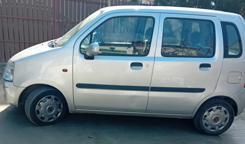 Opel agila 2001!