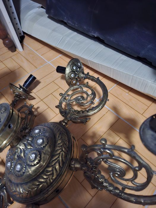 Продам  бронзовую  хрустальную люстру