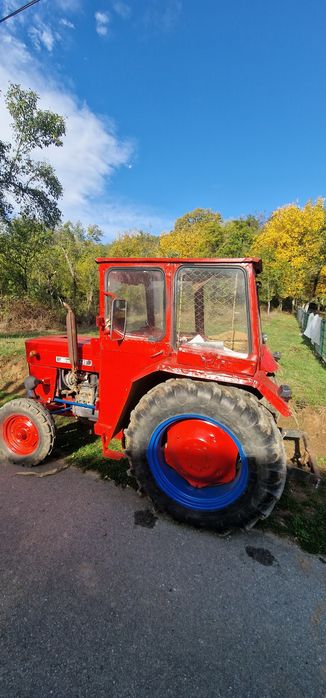 Vand tractor UTB 445
