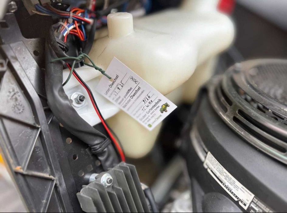 Tractoras gazon iarba Profesional Stiga 18 cp honda model 2023 ca nou!