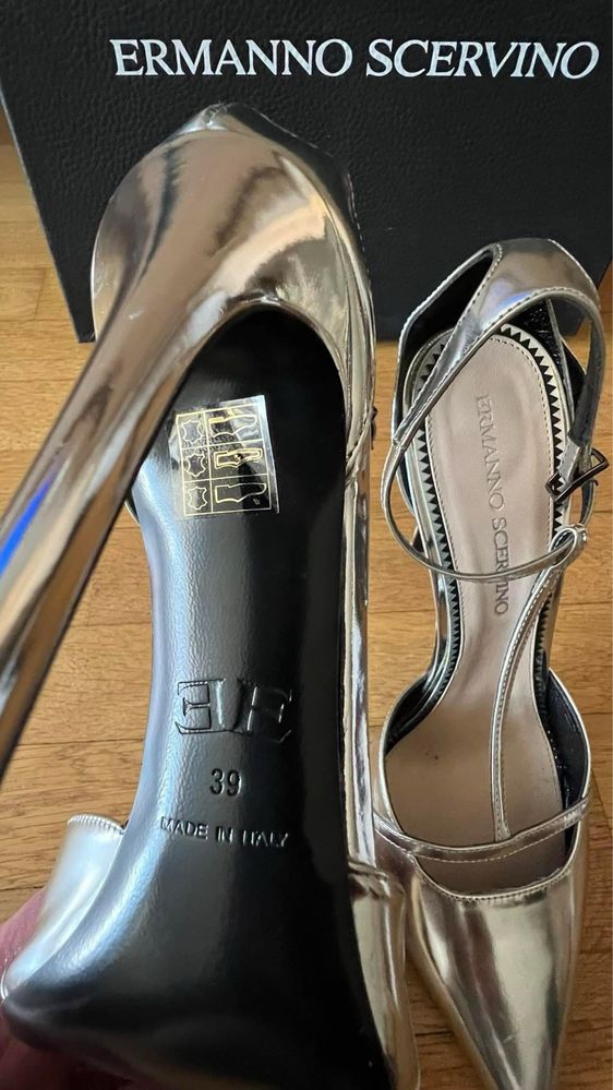 Ermanno Scervino сандали