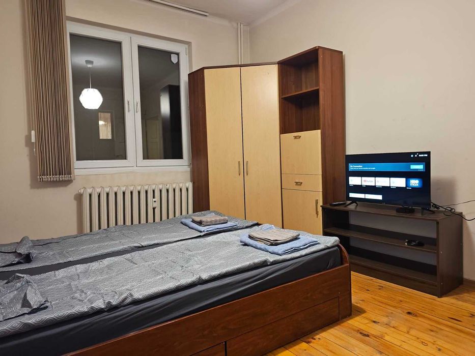 Нощувки - Super Cetral 2BR w/ FREE Parking