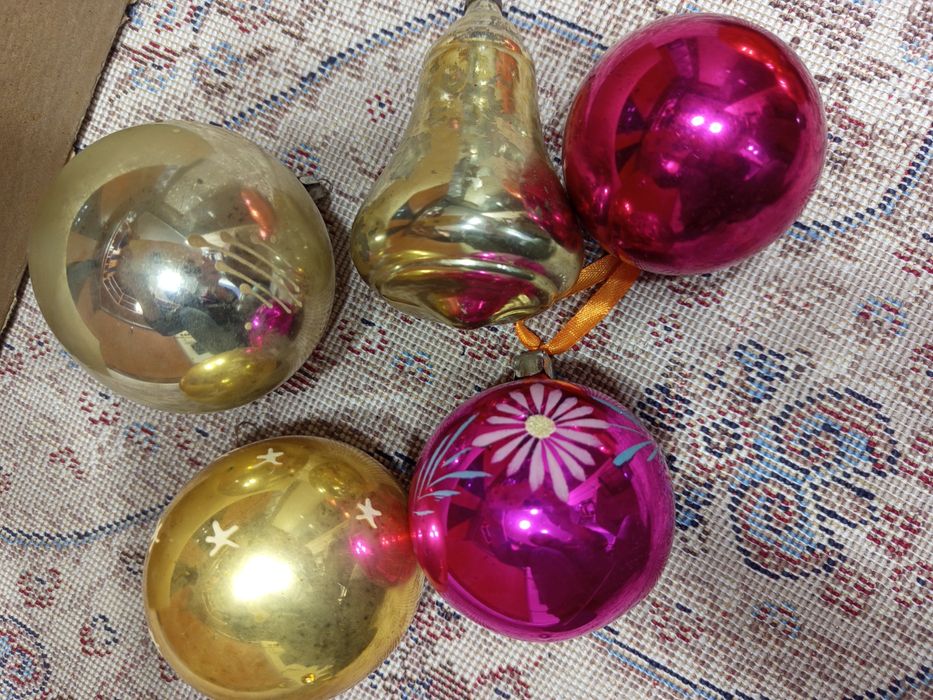 Продам  елочные игрушки СССР, набор шишки и шары, разные фигурки