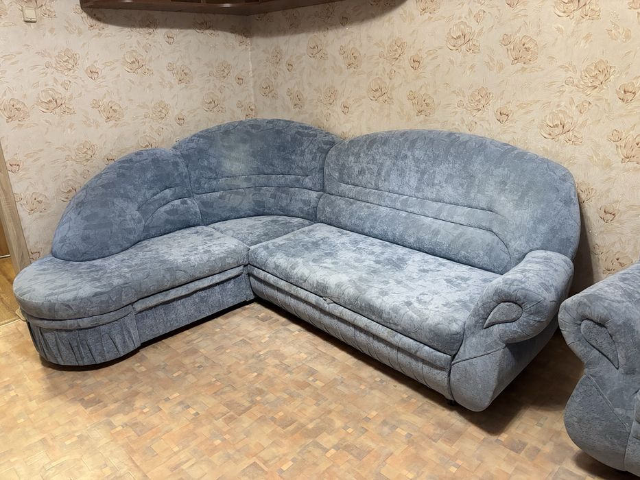 Продам диван и кресло