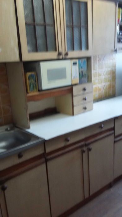 Гарнитур   кухонный  натуральное  дерево  пр-во Чехословакия   б/у