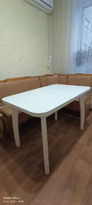 продам кухонный стол, новый