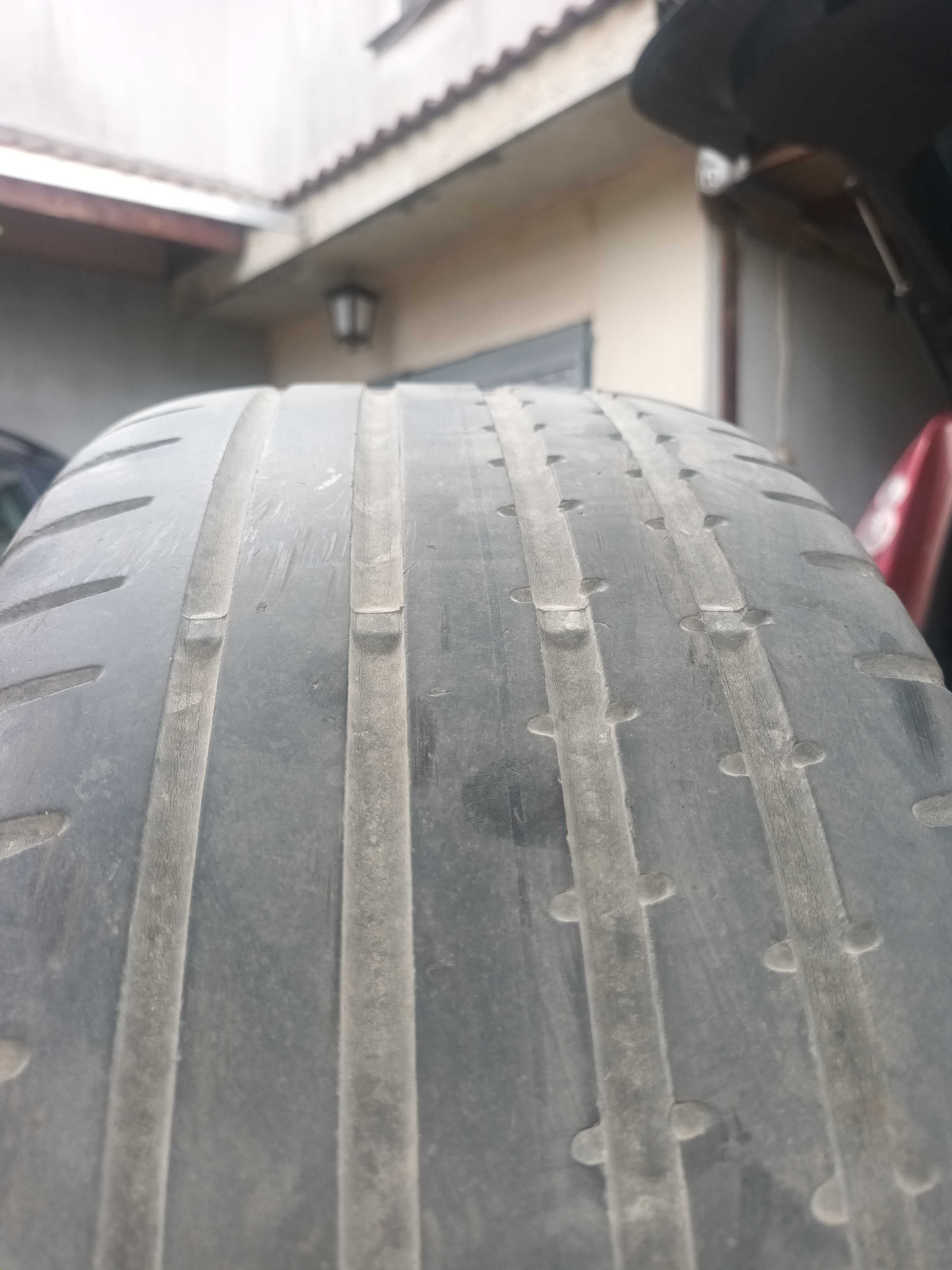 Продавам летни гуми 215/45/17