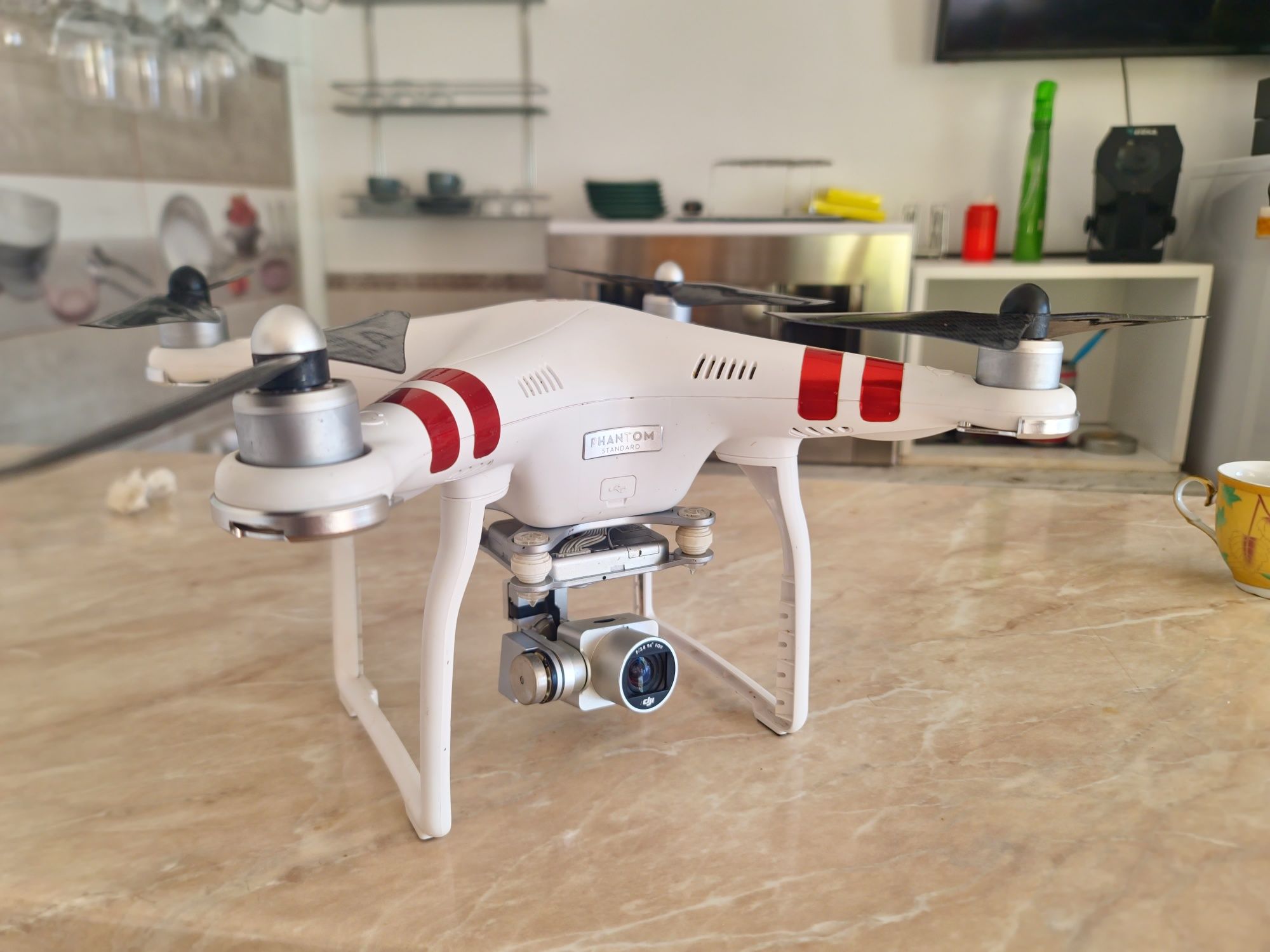 Drona DJI Phantom 3 ca noua