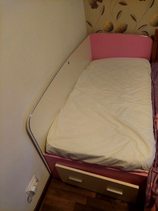 Vand pat de colt cu saltea