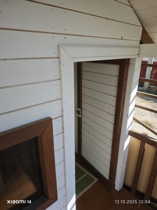 Căsuță din lemn de vânzare - Ideală pentru grădină sau camping!
