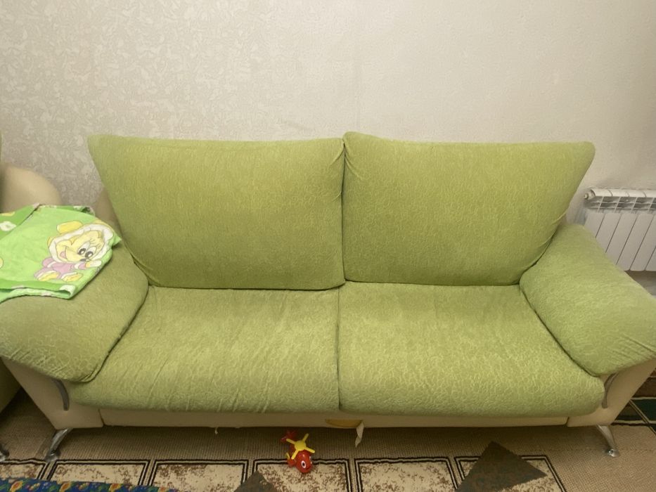 Диван и два кресла