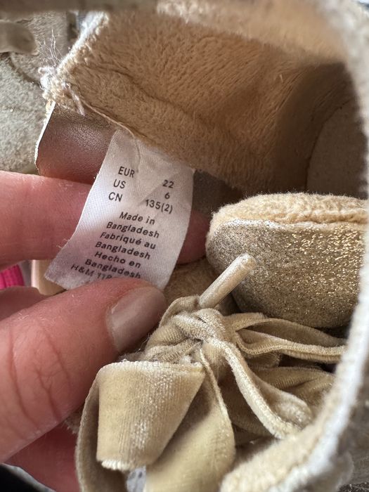 Ghete gemene h&m , stare foarte buna , marimea 22 , amblele la pretul