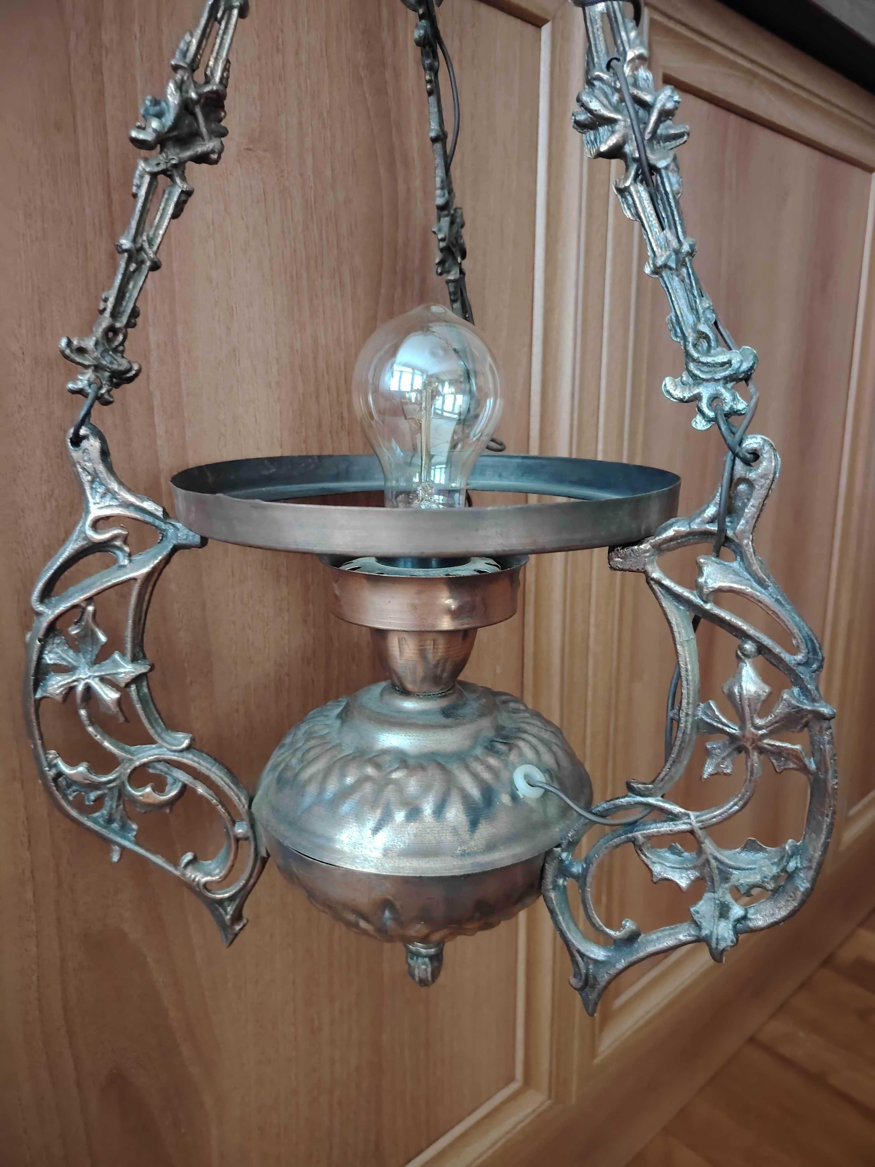 Стара лампа за таван