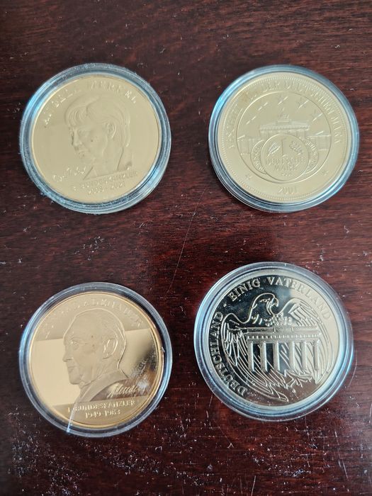 Medalii germane placate cu aur.