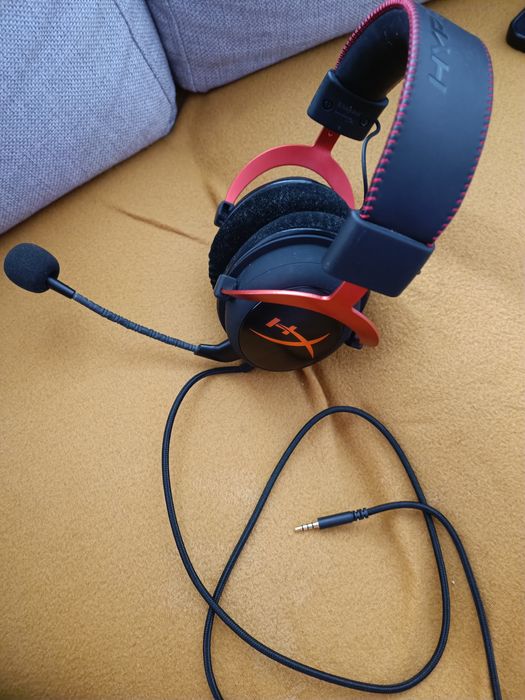 Vând casti gaming hyper X