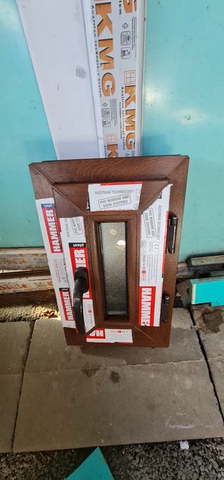 Geam termopan 40x40 si 28x47