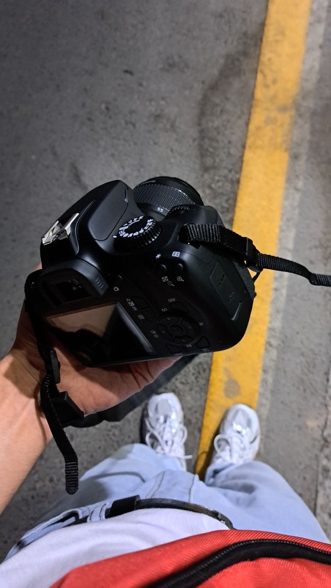 Canon EOS 4000D.