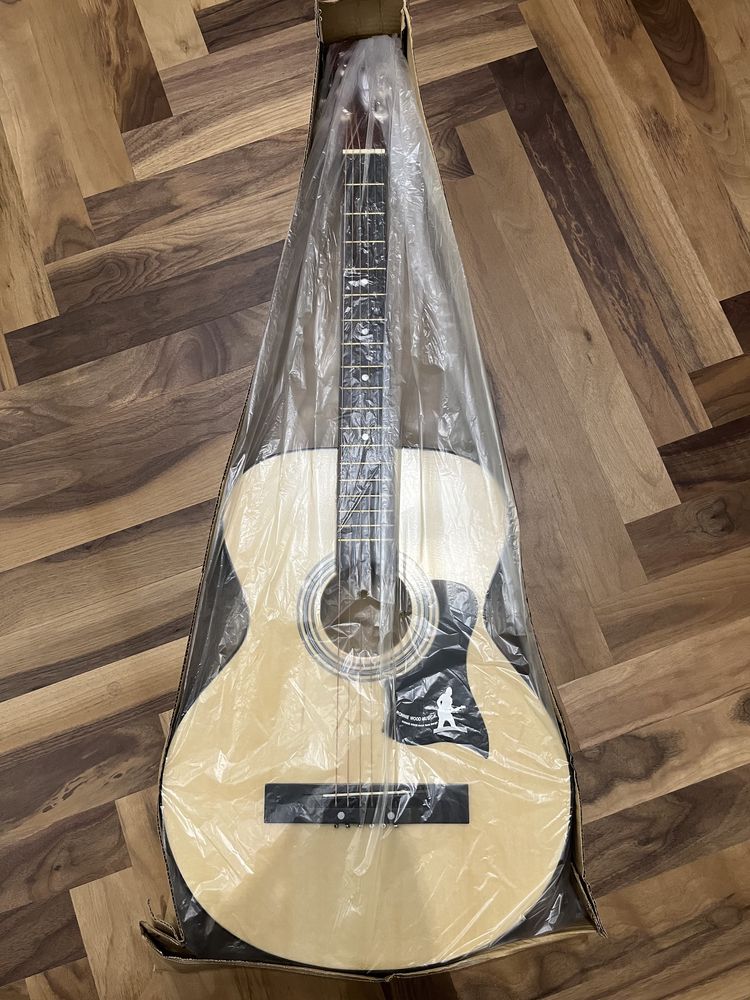 Акустическая гитара 36/38 размер