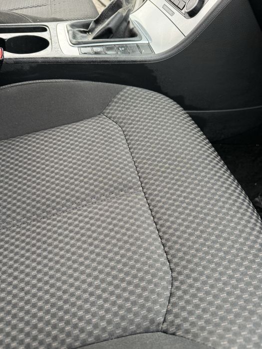 Curatare tapiterii auto la domiciliu