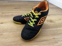 Бутонки, спортни обувки за футбол, Стоножки UMBRO