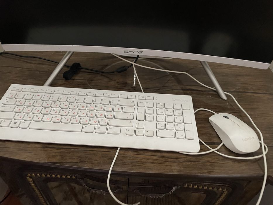 Monoblok komyuter sotiladi Curved qayrilma ekranli
