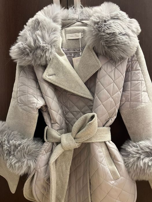 Vând palton damă cu blană