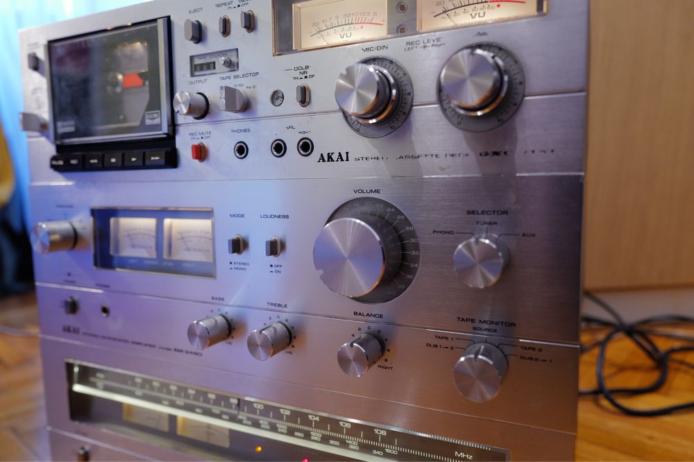Linie audio Akai amplificator AT AM 2450 tuner deck casetofon GXC 715D