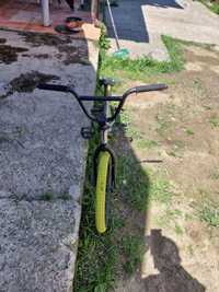 Bmx Dechatlon set Peguri spate cadou.    Preț negociabil