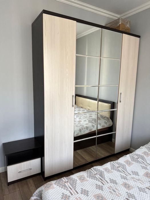 Продам спальный гарнитур