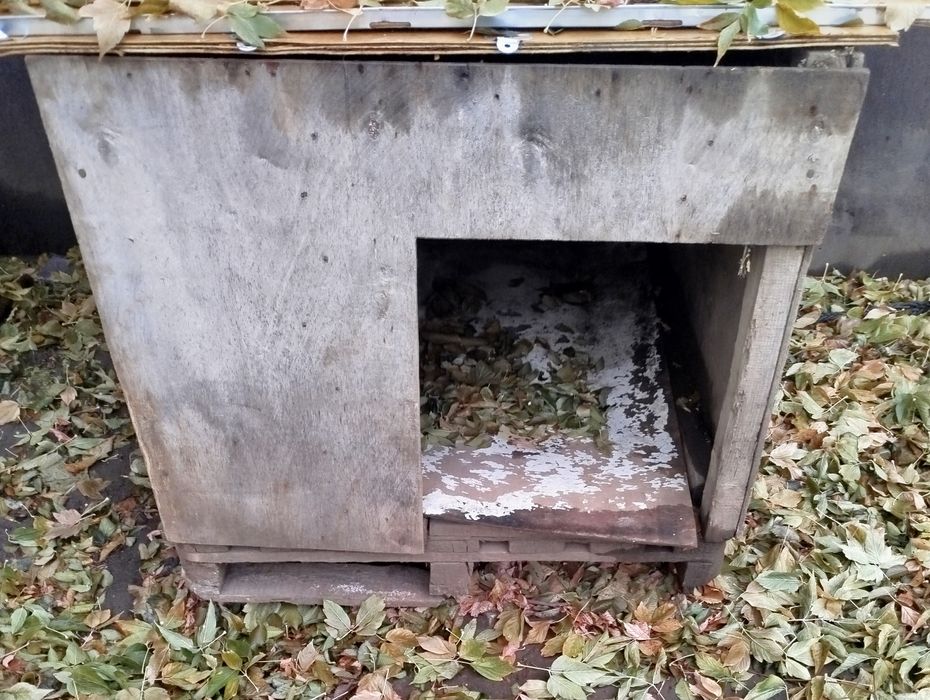 Продам большую  будку для Алабая,также для собаки с щенками.