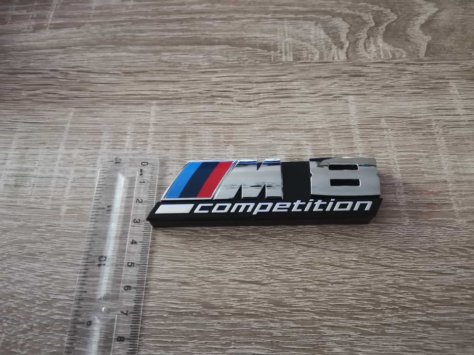 Предна решетка сребриста емблема BMW M8 Competition