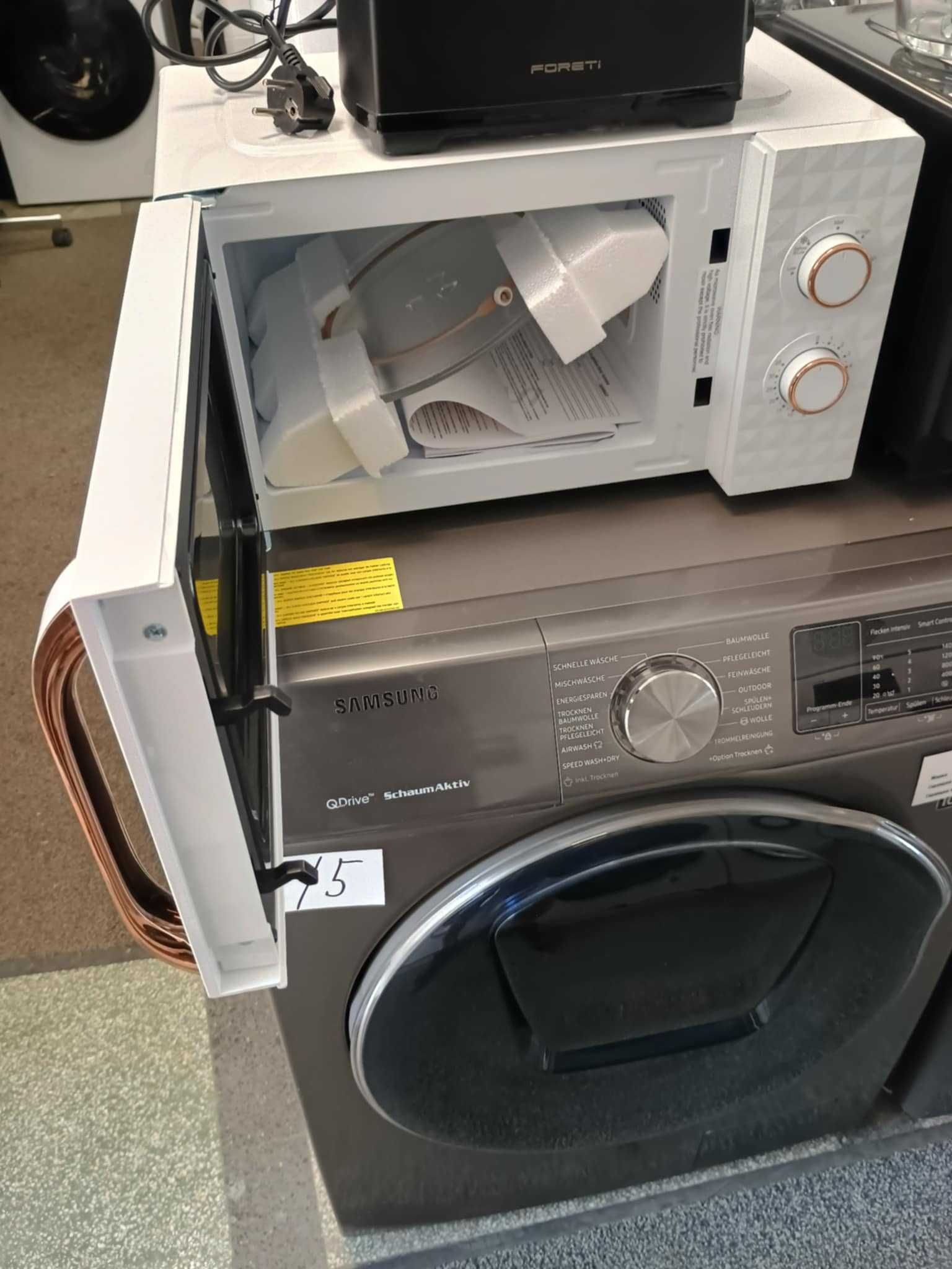 Чисто нова Микровълнова фурна Finlux 20 литра 700 W 2 години гаранция