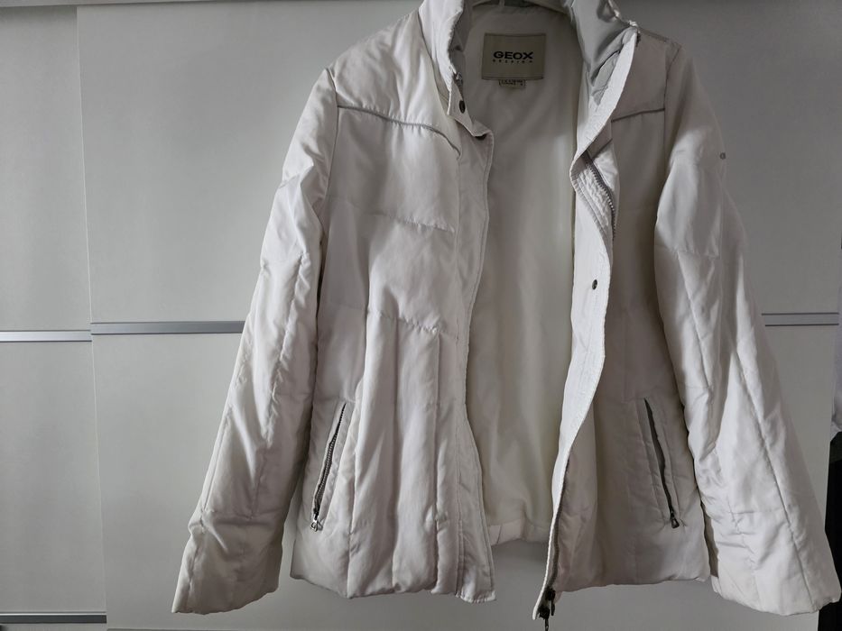 Vând diferite haine