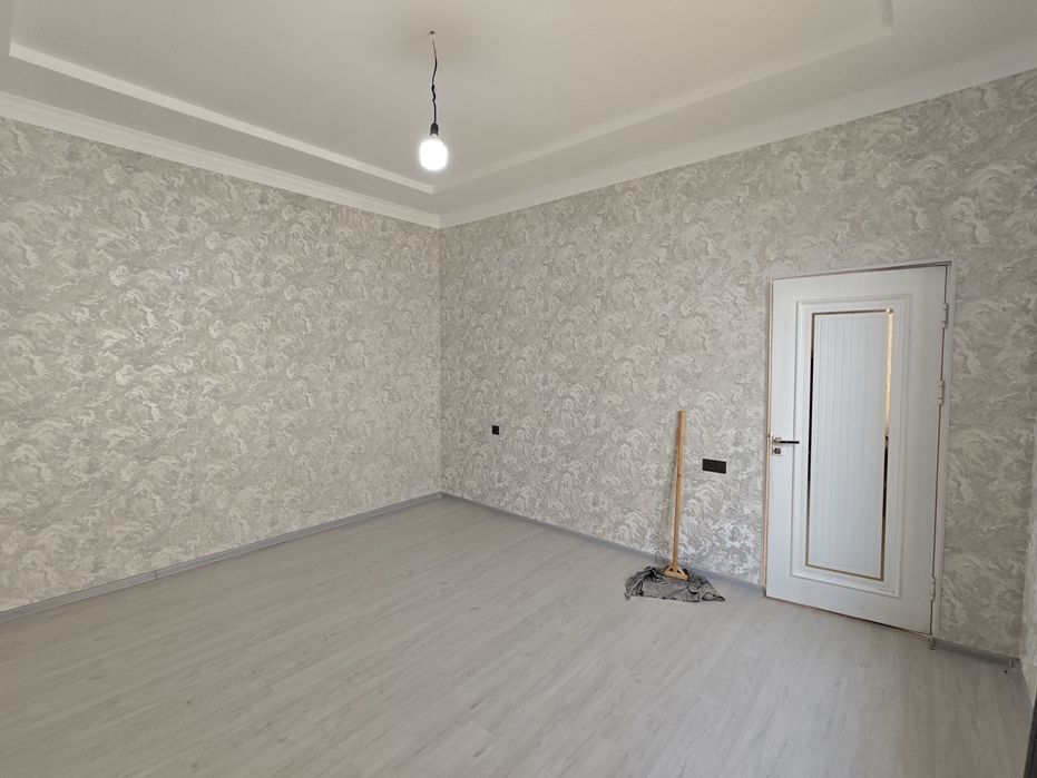 Уч кахрамон постидан 5 км шурода. Коттедж 5 хона 2 этаж