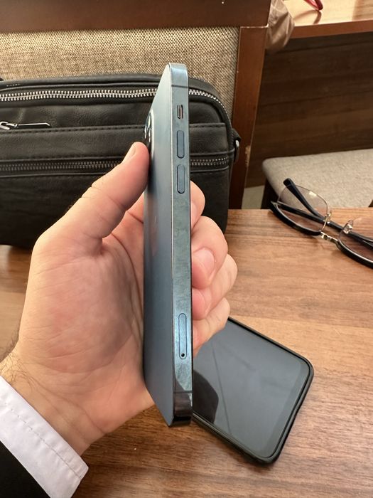Iphone 12 pro продаеться состояние идеальное без царапин