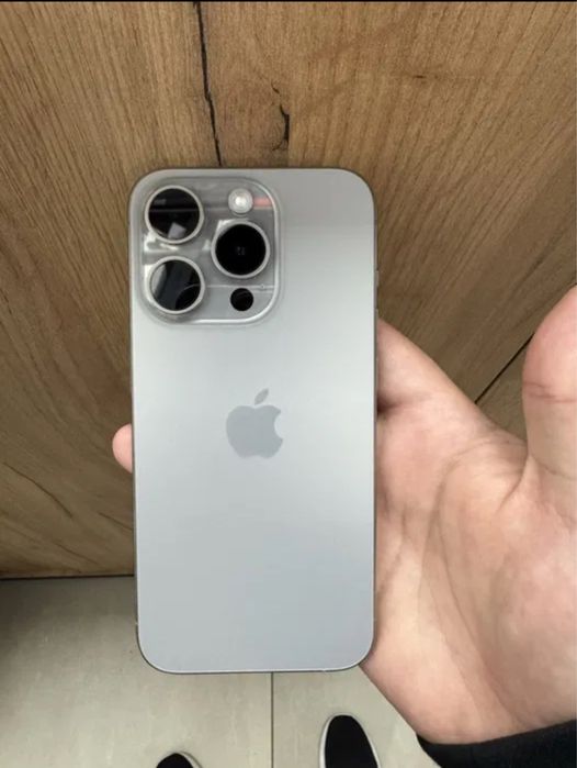 Iphone 15 pro 256 Gb )))