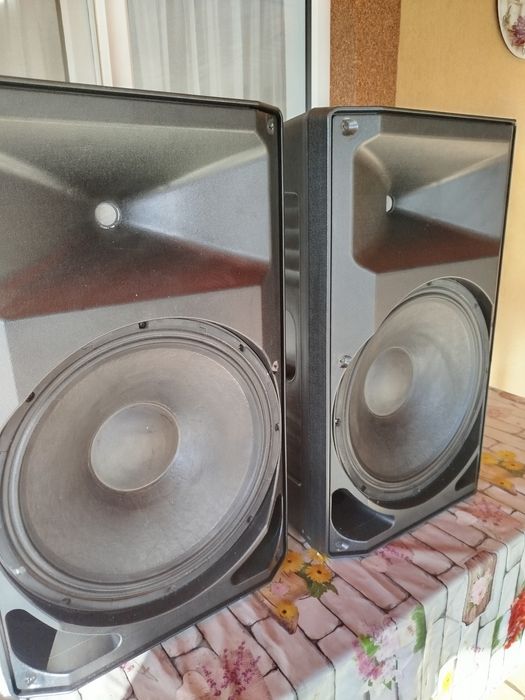 Vând Boxe 600w 15 inch