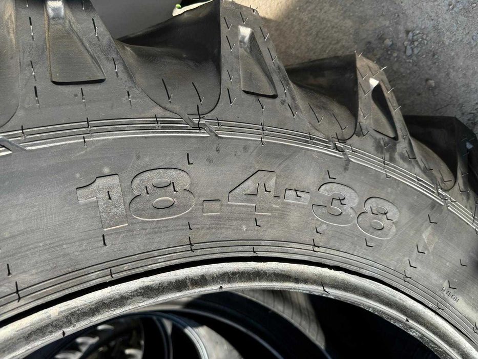 Marca OZKA cu garantie 18.4-38 cu 14 pliuri pentru tractor