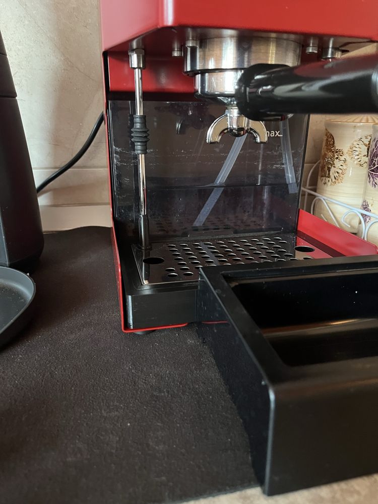 Espressor Gaggia Classic Pro și râșniță Graef CM702 plus accesorii