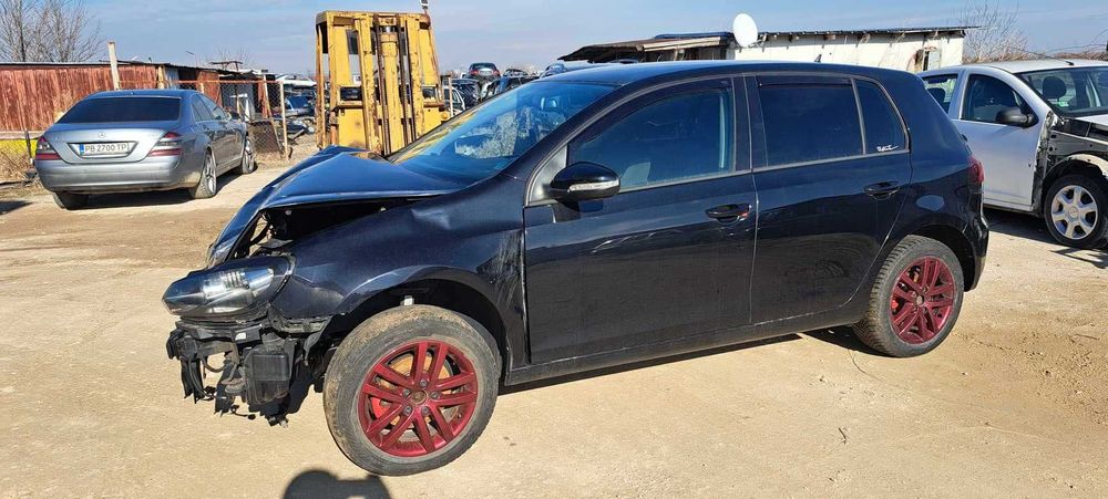 Голф 6 , 1600куб бенз , 102 кс . На части