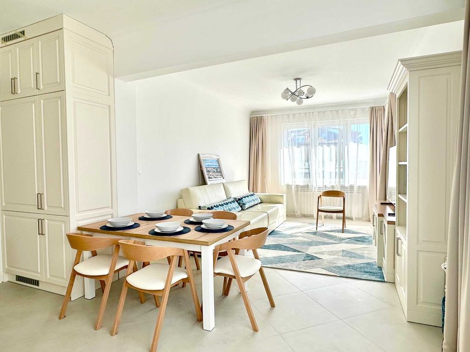 Дава се под наем Четиристаен апартамент в София, Лозенец - 116 кв.м за 2200 € - Снимка #2