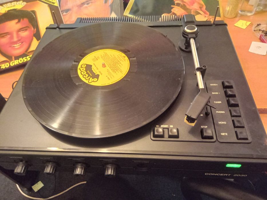 Pick-up Concert 2030 funcțional cu doza bună. Amplificare.fara boxe .