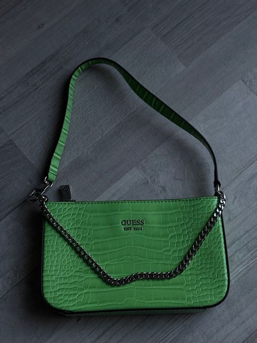 Дамска чанта Guess