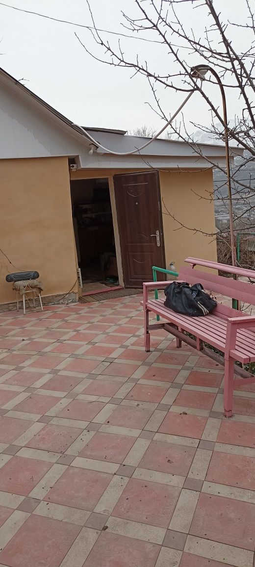 Продается дача в поселке Чарвак