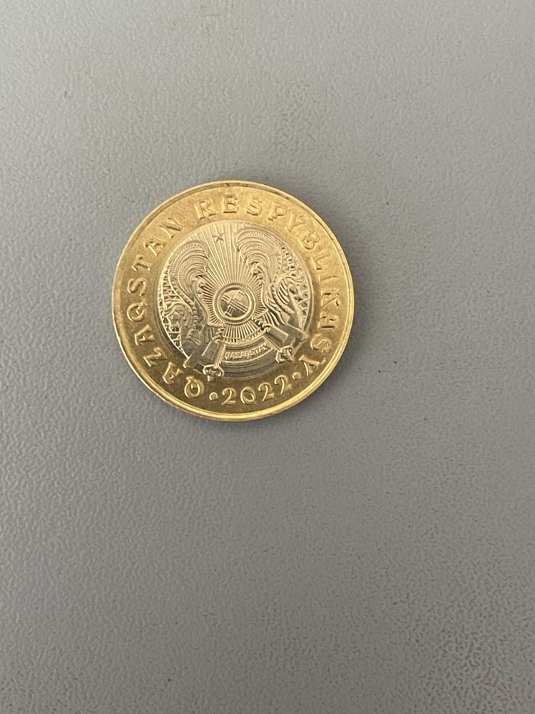 Продам коллекционную монету 100 тенге(барс)