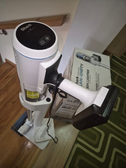 Aspirator vertical fara fir Shark